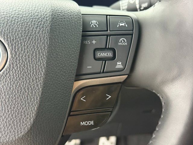 Used 2025 Toyota Camry XSE FWD image 12