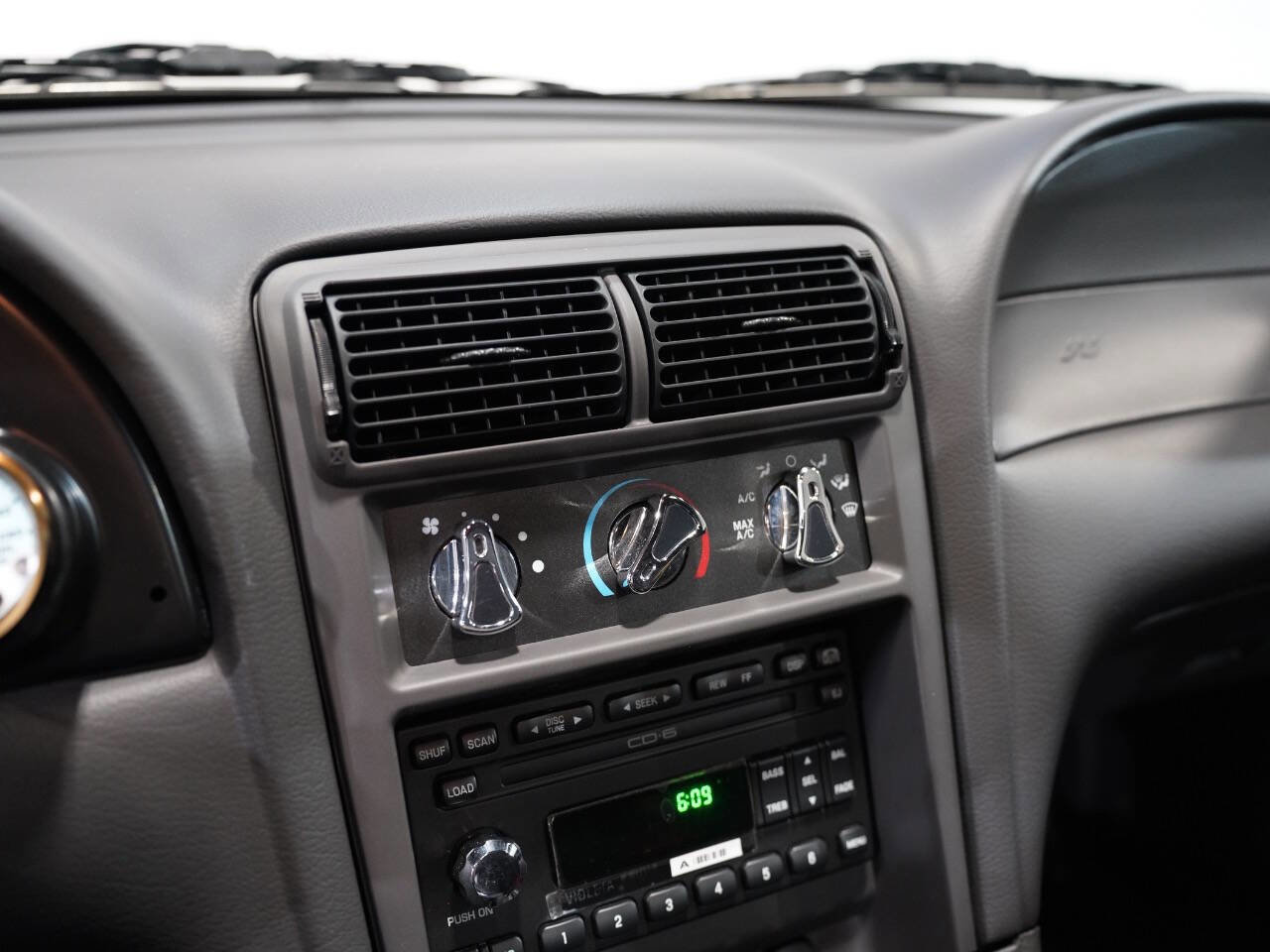 Used 2001 Ford Mustang Cobra image 38