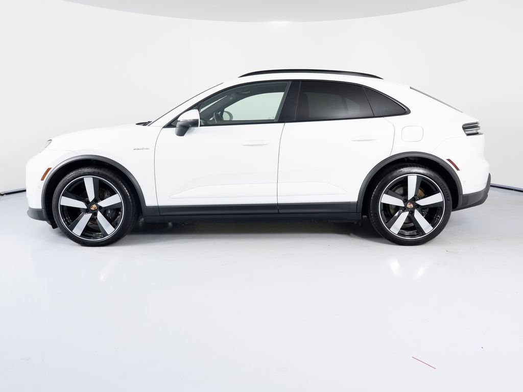 Certified 2025 Porsche Macan 4 Electric AWD/4WD image 7