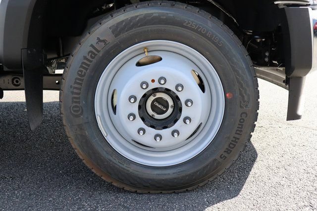 New 2026 Ford F550 4x4 Supercab Super Duty image 10