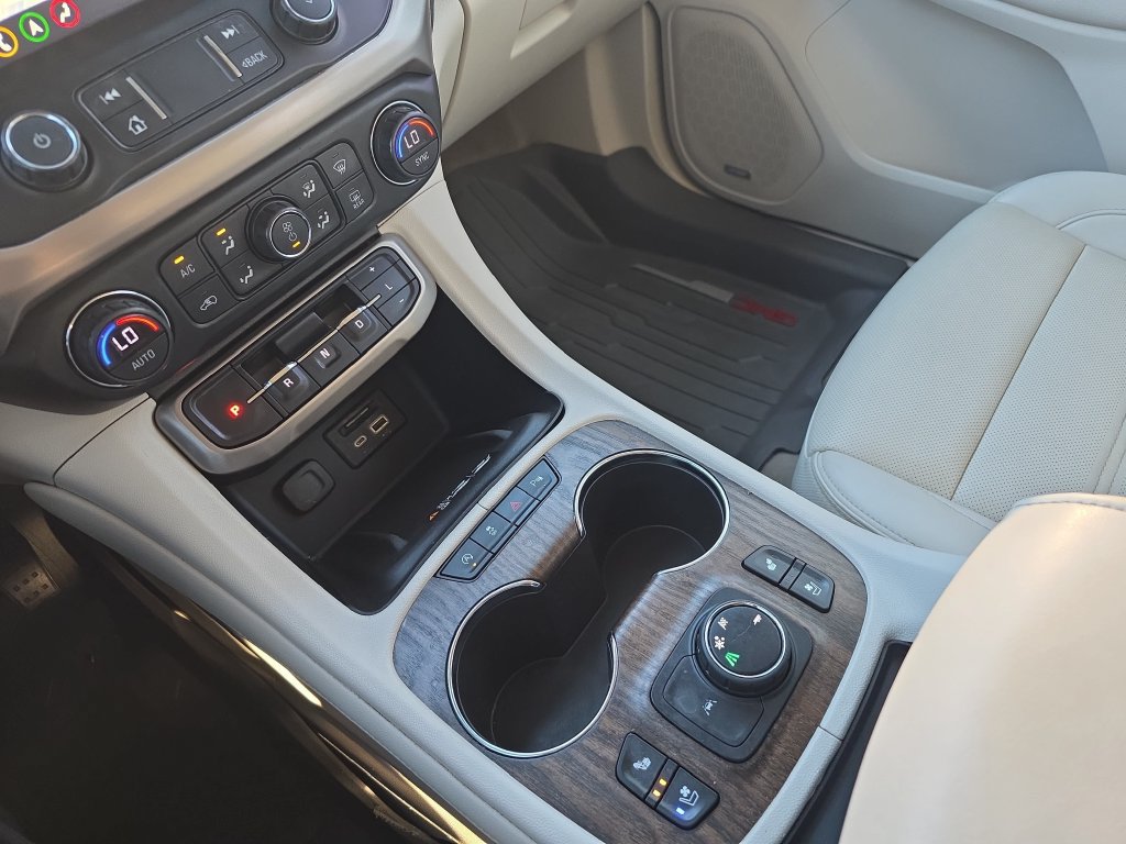 Used 2021 GMC Acadia Denali w/ Denali Technology Package FWD image 32