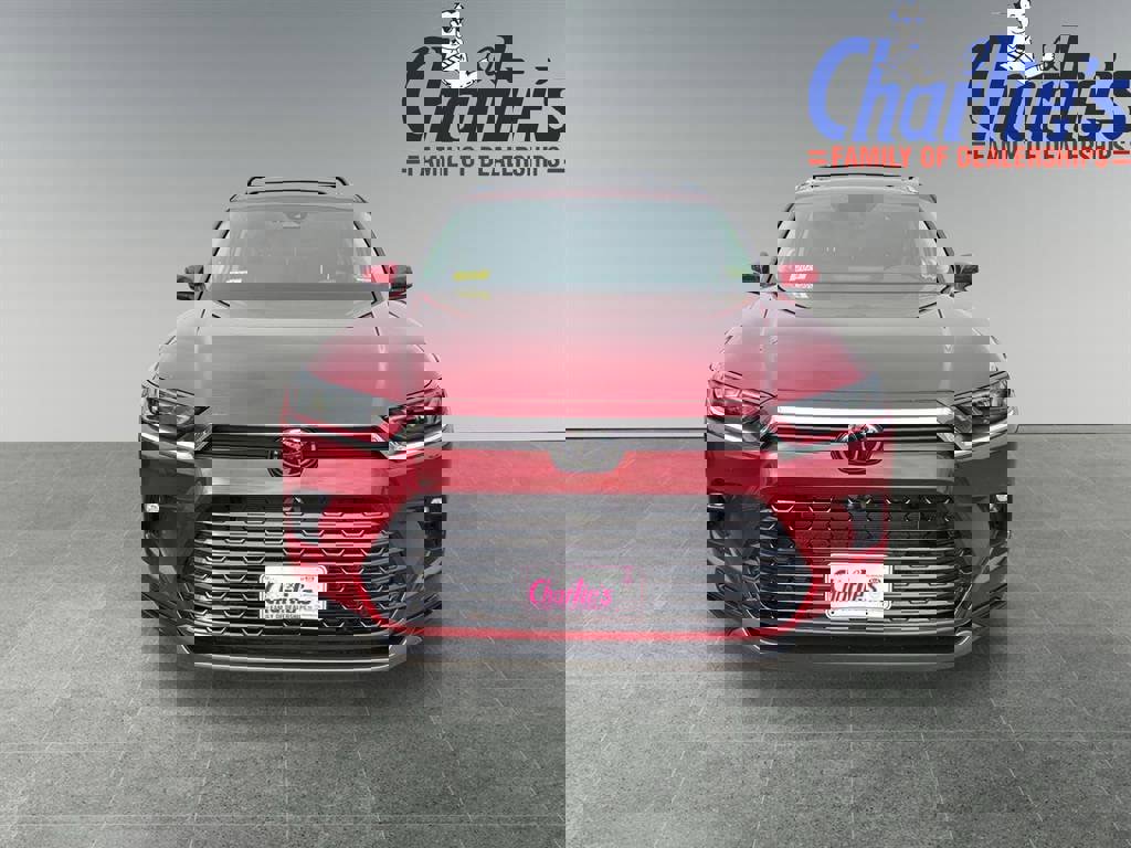 Used 2024 Toyota Grand Highlander Platinum image 2