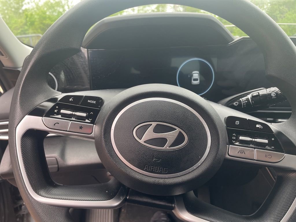 Used 2024 Hyundai Elantra SEL image 15