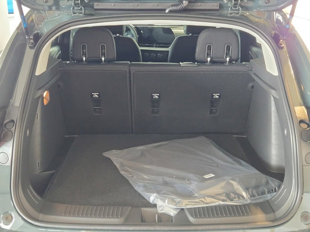 New 2026 Chevrolet Trax LS w/ LS Convenience Package FWD image 11