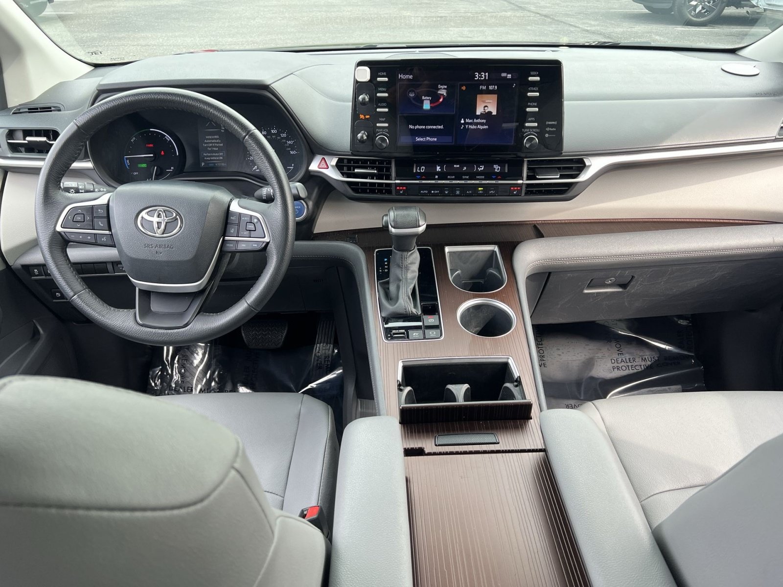 Used 2023 Toyota Sienna XLE FWD image 22