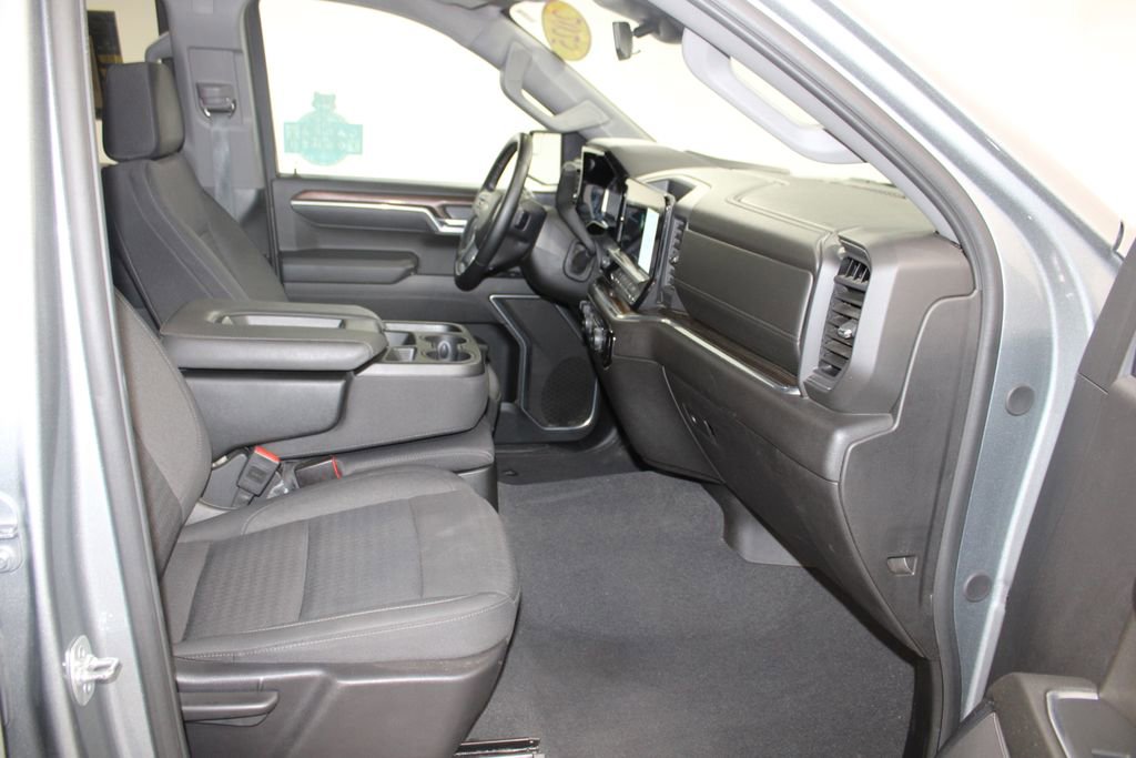 Used 2025 Chevrolet Silverado 1500 LT image 28