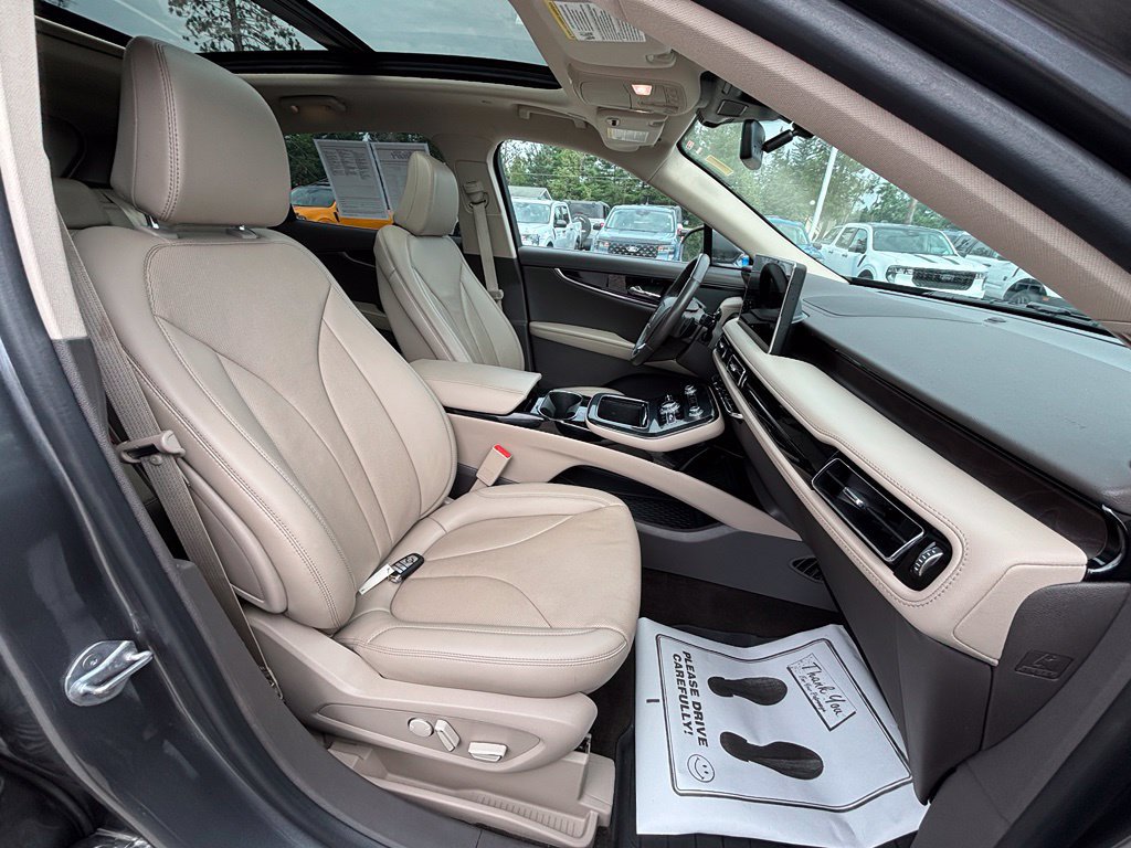 Used 2023 Lincoln Nautilus Reserve w/ Monochromatic Package AWD/4WD image 18