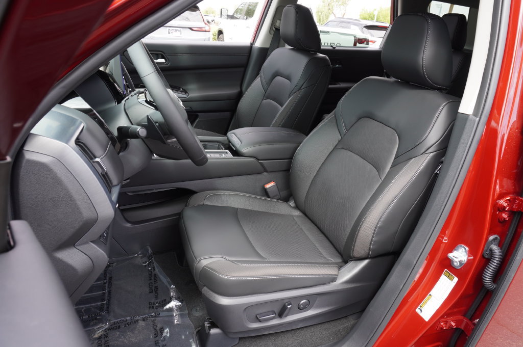 New 2026 Nissan Pathfinder SL w/ SL Premium Package FWD image 15