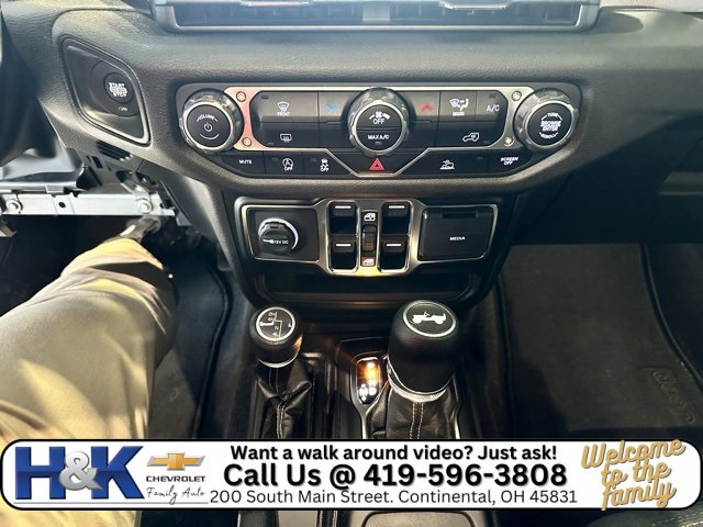 Used 2024 Jeep Wrangler Sport S image 12