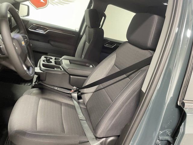 Used 2025 Chevrolet Silverado 1500 LT AWD/4WD image 12