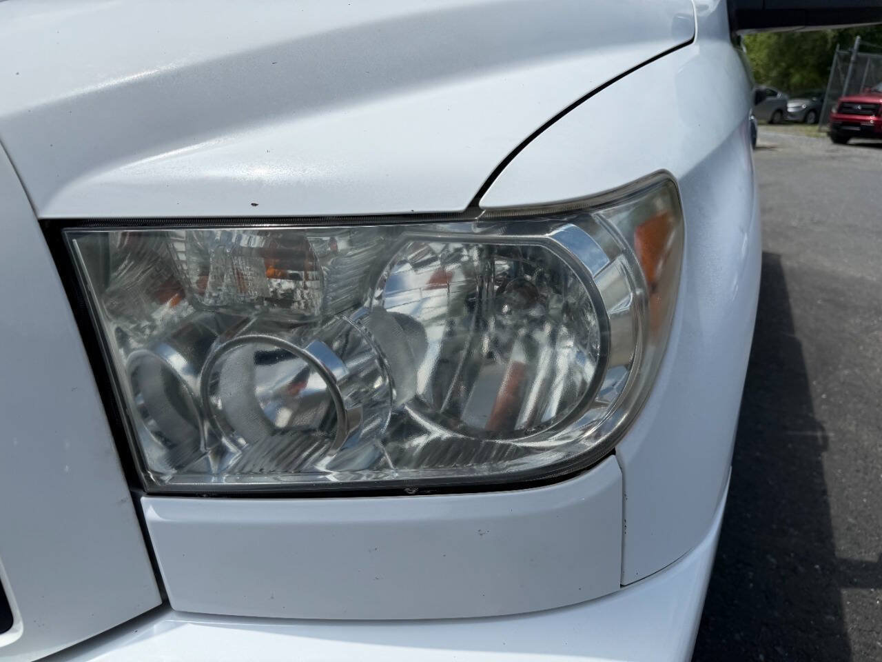 Used 2010 Toyota Tundra 4x4 Double Cab image 2