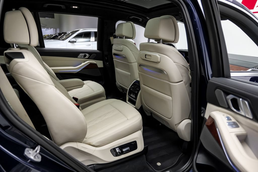 Used 2024 BMW ALPINA XB7 AWD/4WD image 35