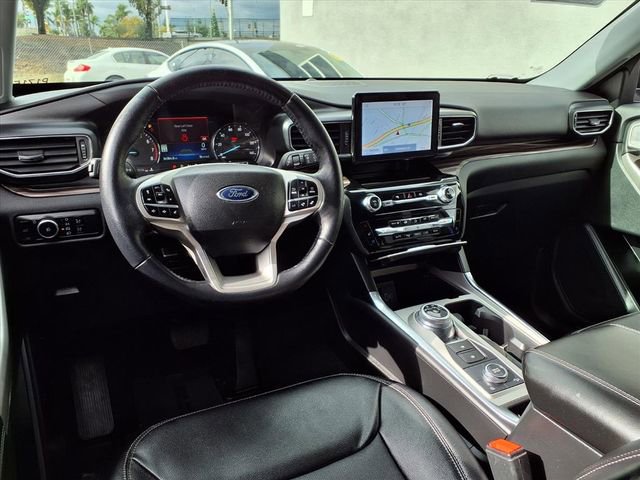 Used 2023 Ford Explorer Limited image 10