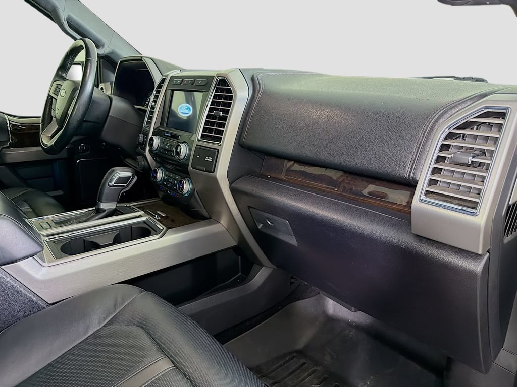 Used 2017 Ford F150 Platinum w/ Equipment Group 701A Luxury AWD/4WD image 32