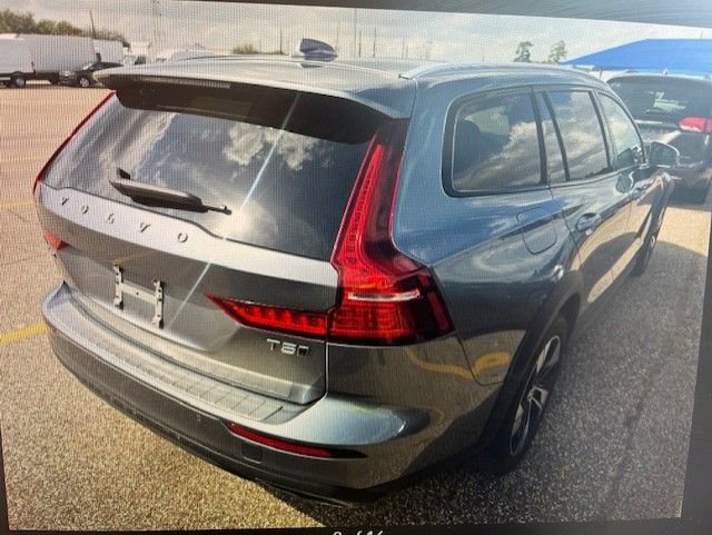 Used 2021 Volvo V60 T5 Cross Country w/ Protection Package image 2