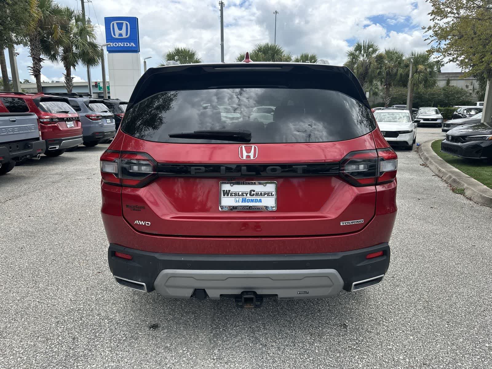 Used 2024 Honda Pilot Touring image 5