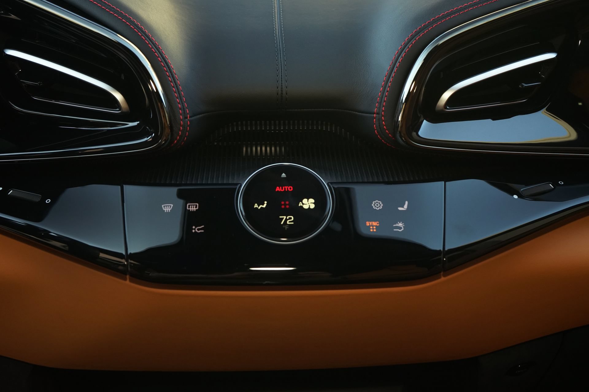 Used 2025 Ferrari Purosangue AWD/4WD image 15