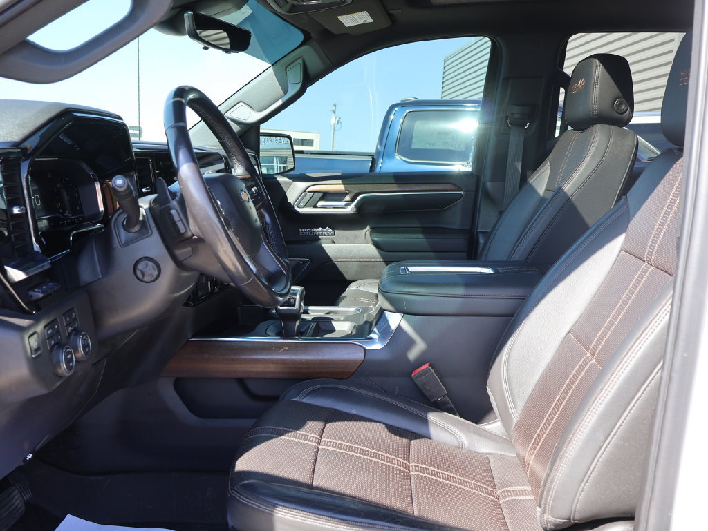 Used 2022 Chevrolet Silverado 1500 High Country w/ Technology Package AWD/4WD image 22