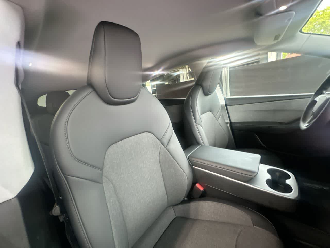 Used 2026 Tesla Model Y 2WD image 27