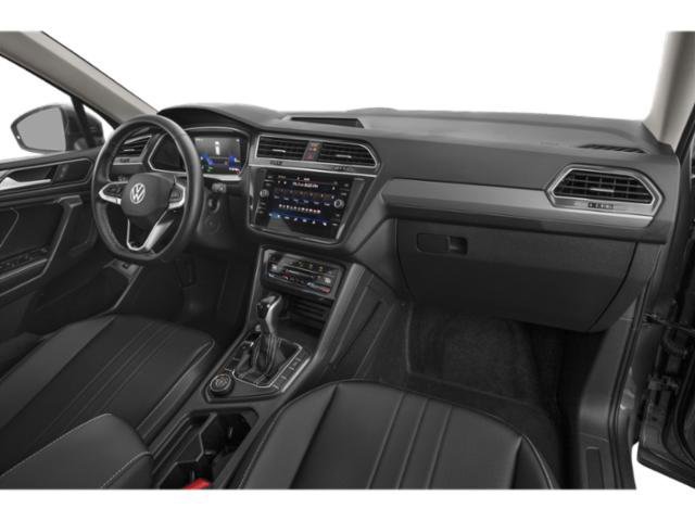 Used 2022 Volkswagen Tiguan SE w/ Panoramic Sunroof Package image 18