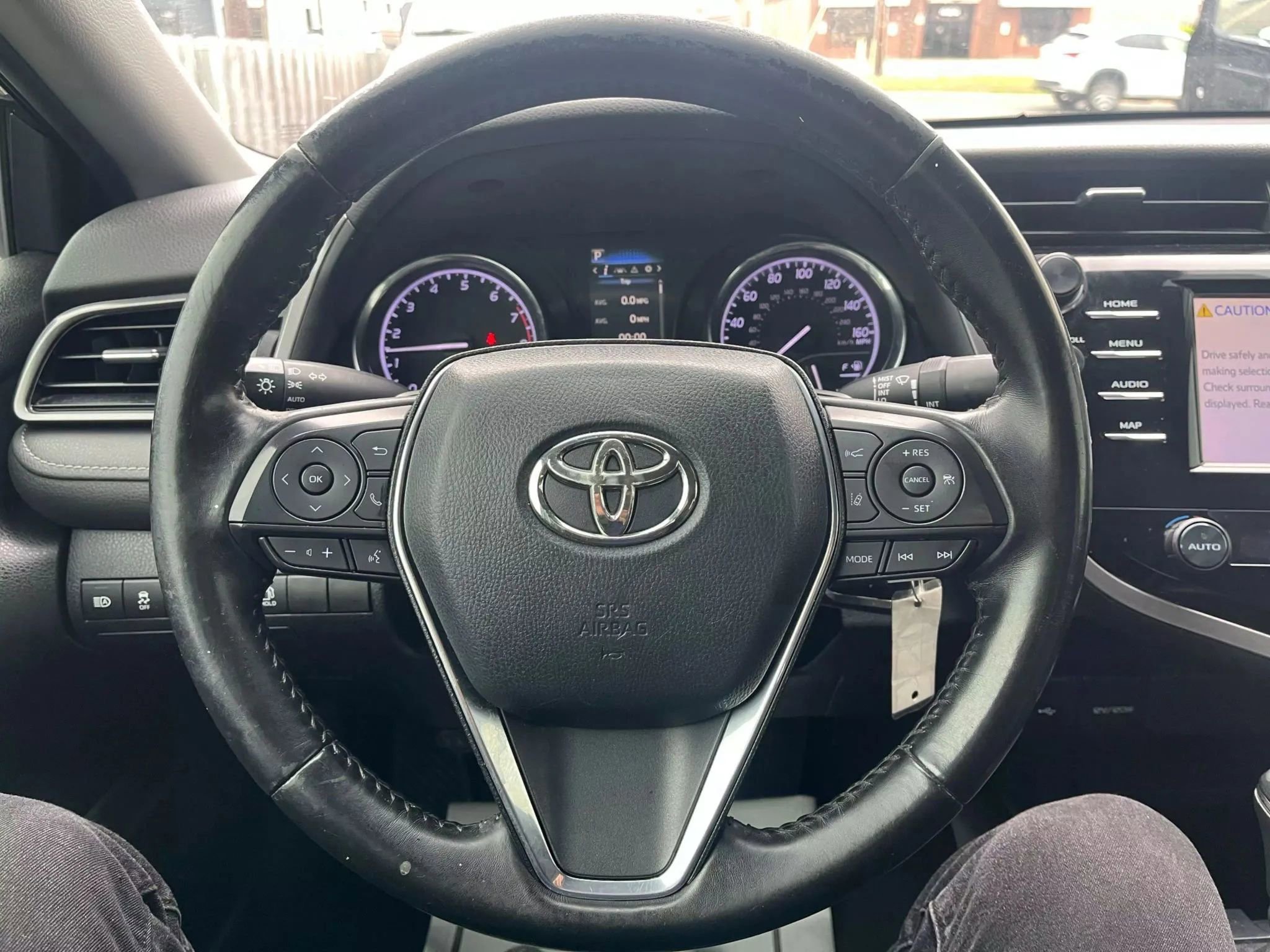 Used 2020 Toyota Camry SE FWD image 8