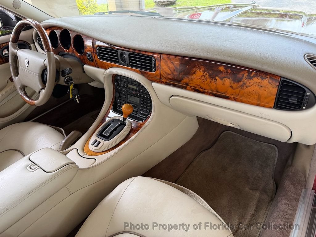 Used 1999 Jaguar XJ8 L RWD image 42