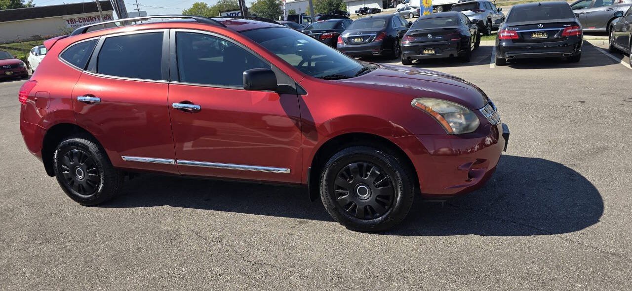 Used 2014 Nissan Rogue S w/ Convenience Package FWD image 2