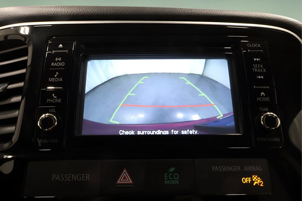 Used 2016 Mitsubishi Outlander SE AWD/4WD image 23