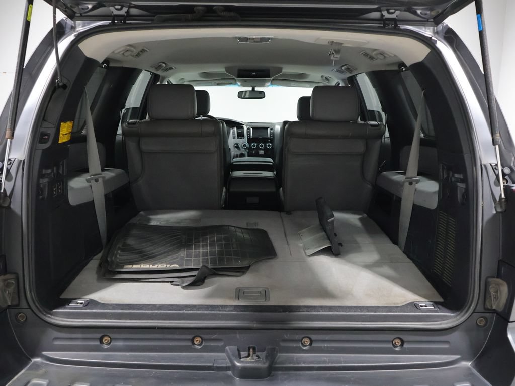 Used 2013 Toyota Sequoia Platinum AWD/4WD image 4