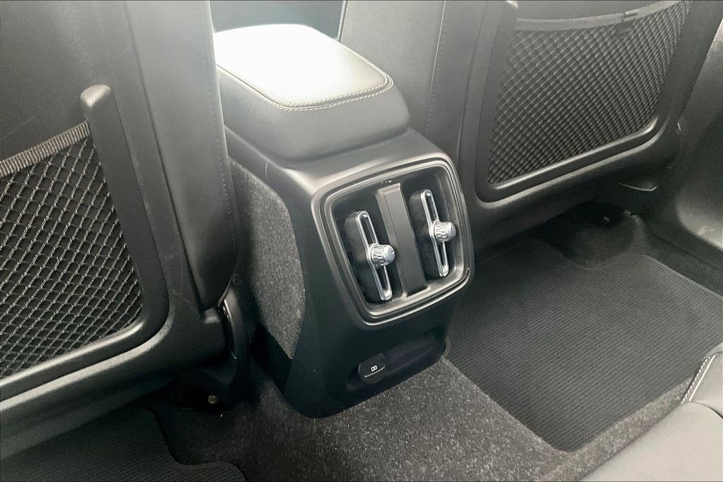 Certified 2023 Volvo C40 P8 Recharge Plus image 31