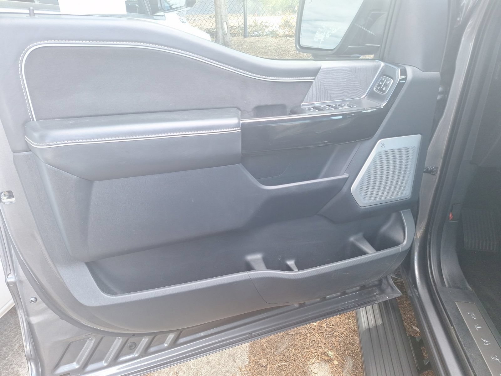 Used 2023 Ford F150 Lightning Platinum AWD/4WD image 13