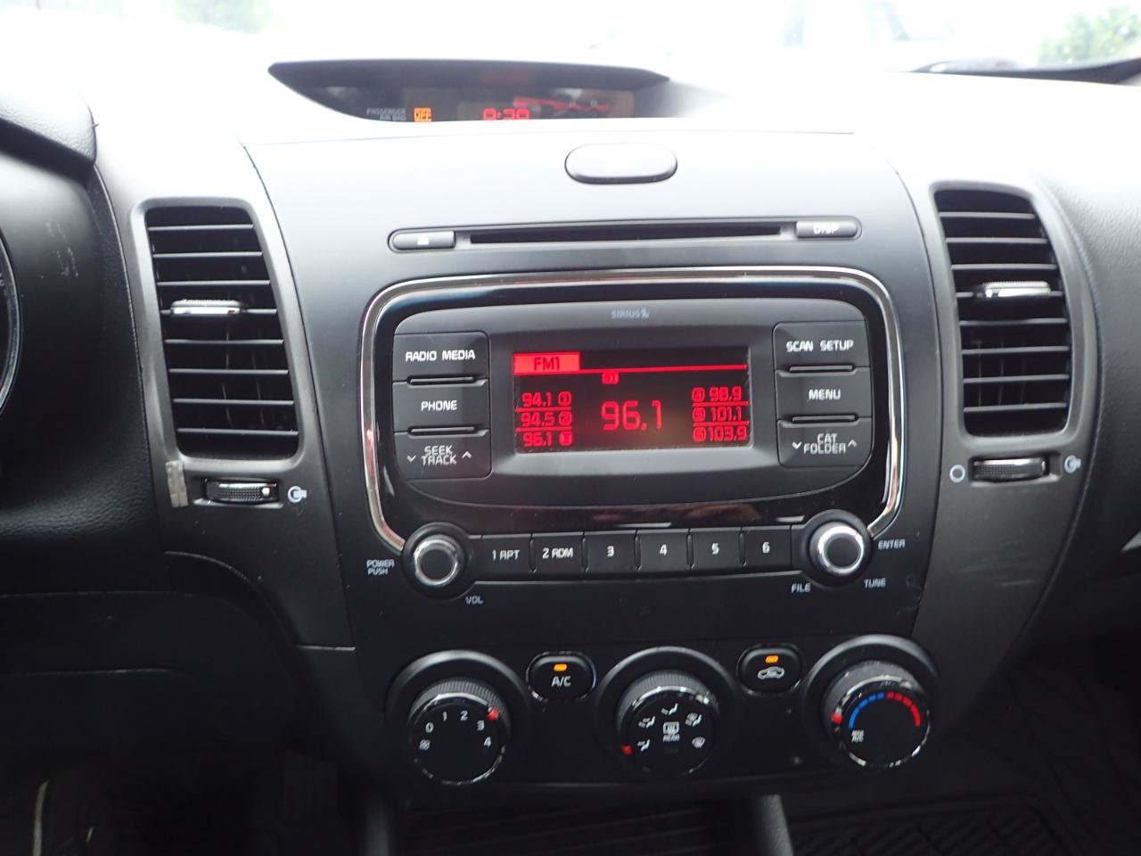 Used 2018 Kia Forte LX FWD image 16