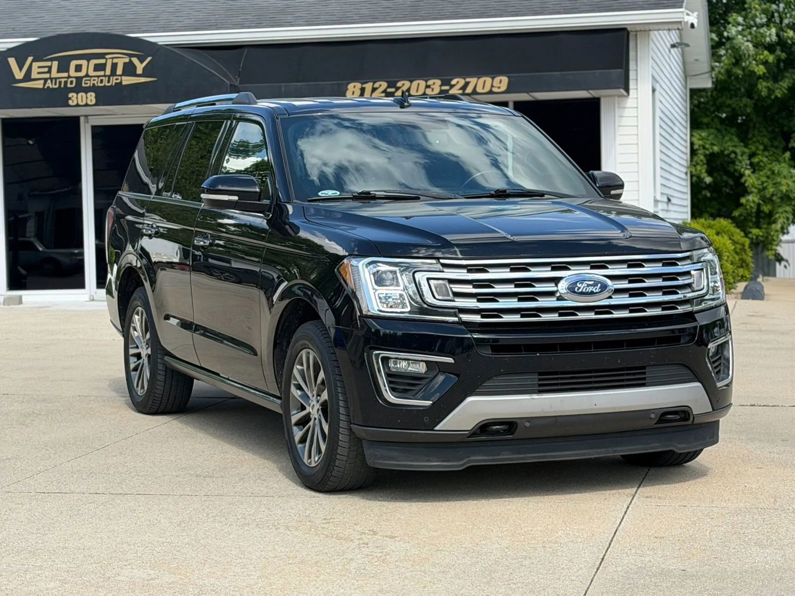 Used 2018 Ford Expedition Limited AWD/4WD image 1