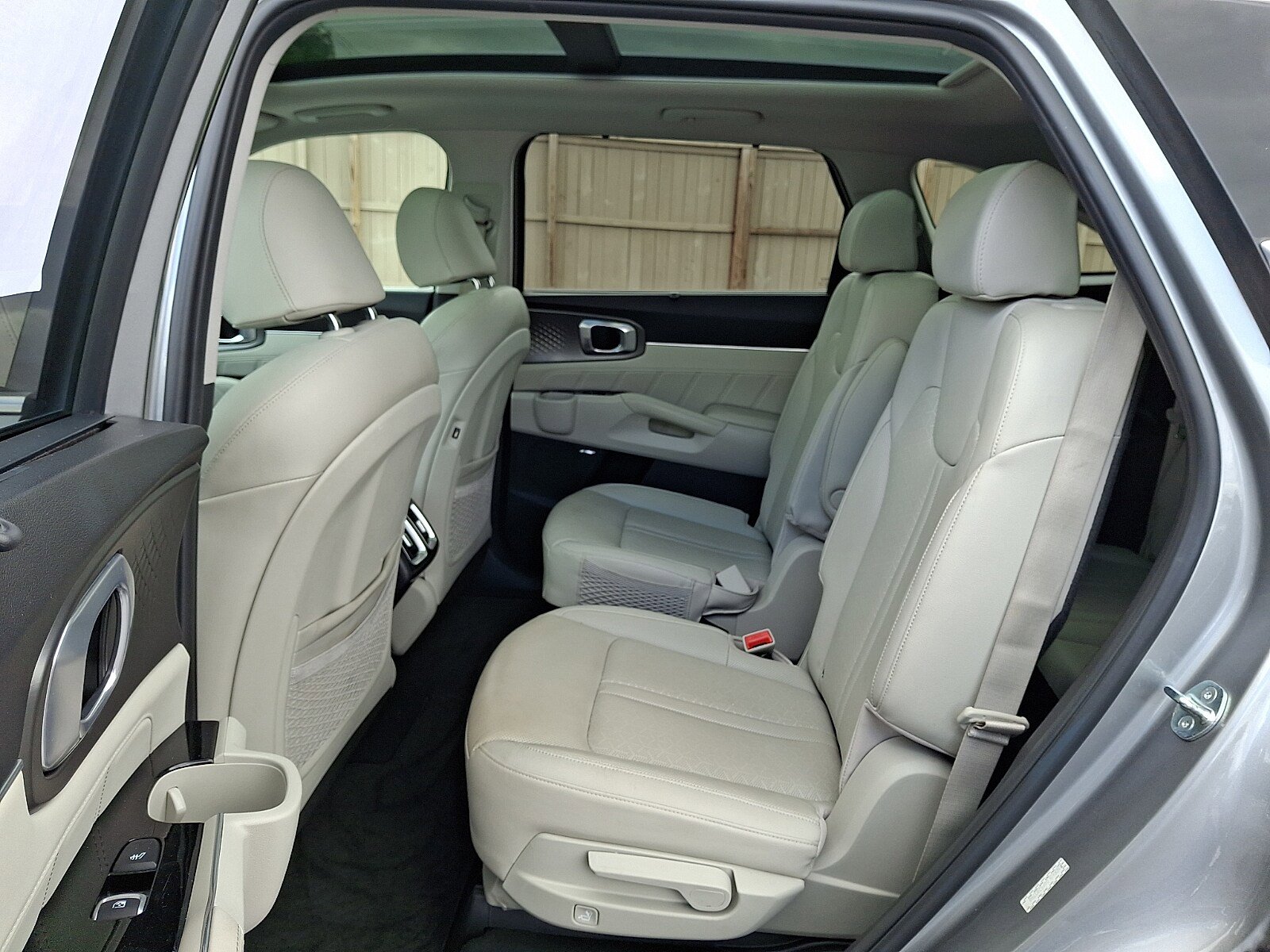 Used 2023 Kia Sorento SX Prestige w/ Panoramic Sunroof Package AWD/4WD image 13
