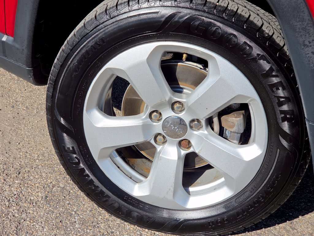 Used 2019 Jeep Compass Latitude w/ Popular Equipment Group AWD/4WD image 16