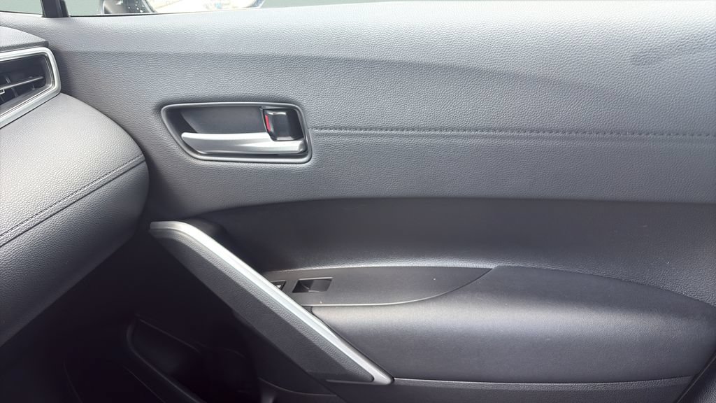 Used 2023 Toyota Corolla Cross XLE FWD image 14