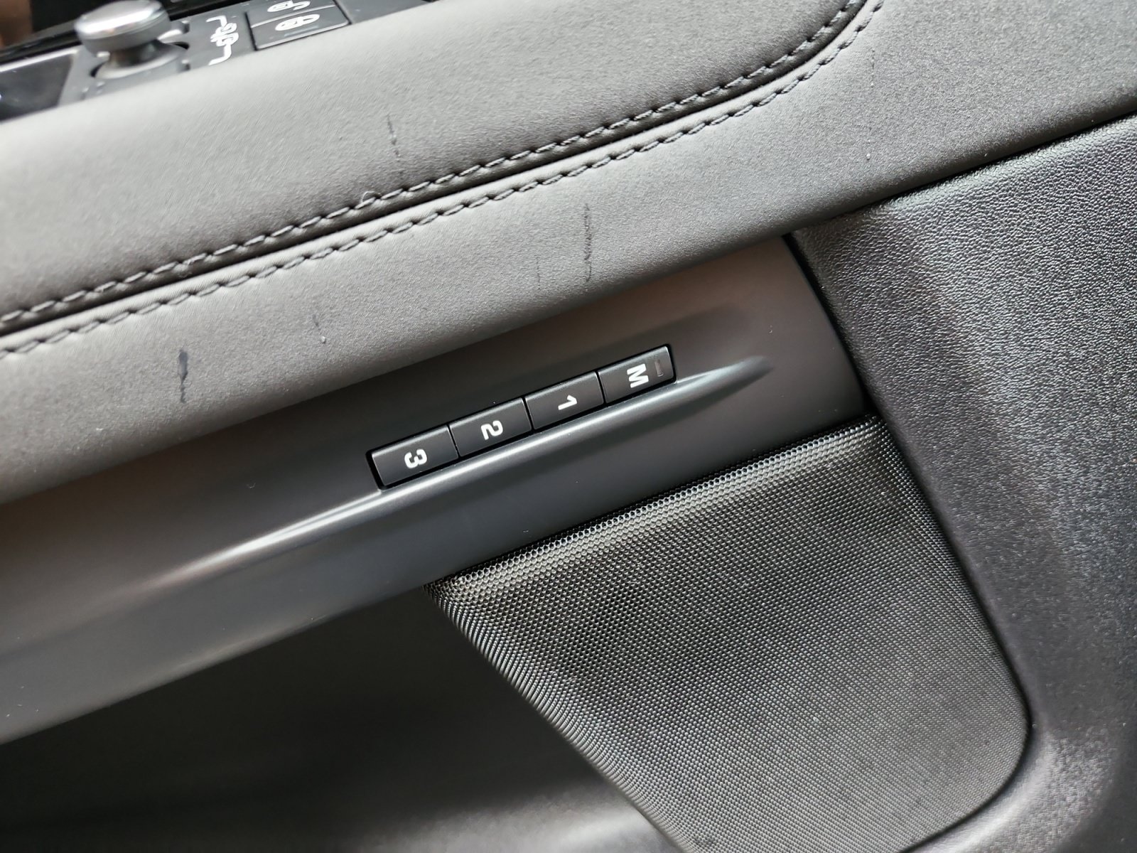 Used 2020 Land Rover Range Rover Evoque S AWD/4WD image 15