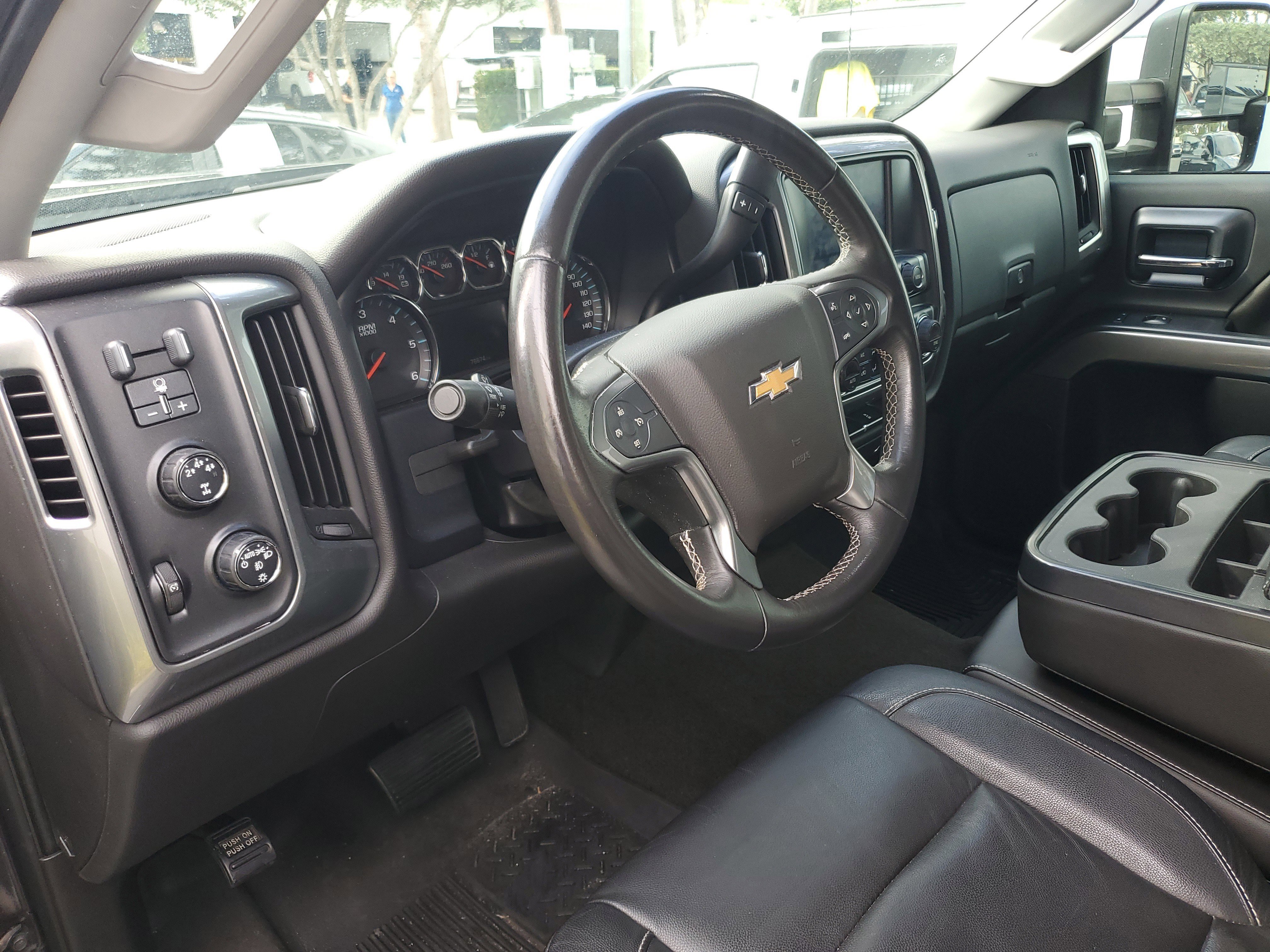 Used 2015 Chevrolet Silverado 2500 LT w/ LT Convenience Package image 8