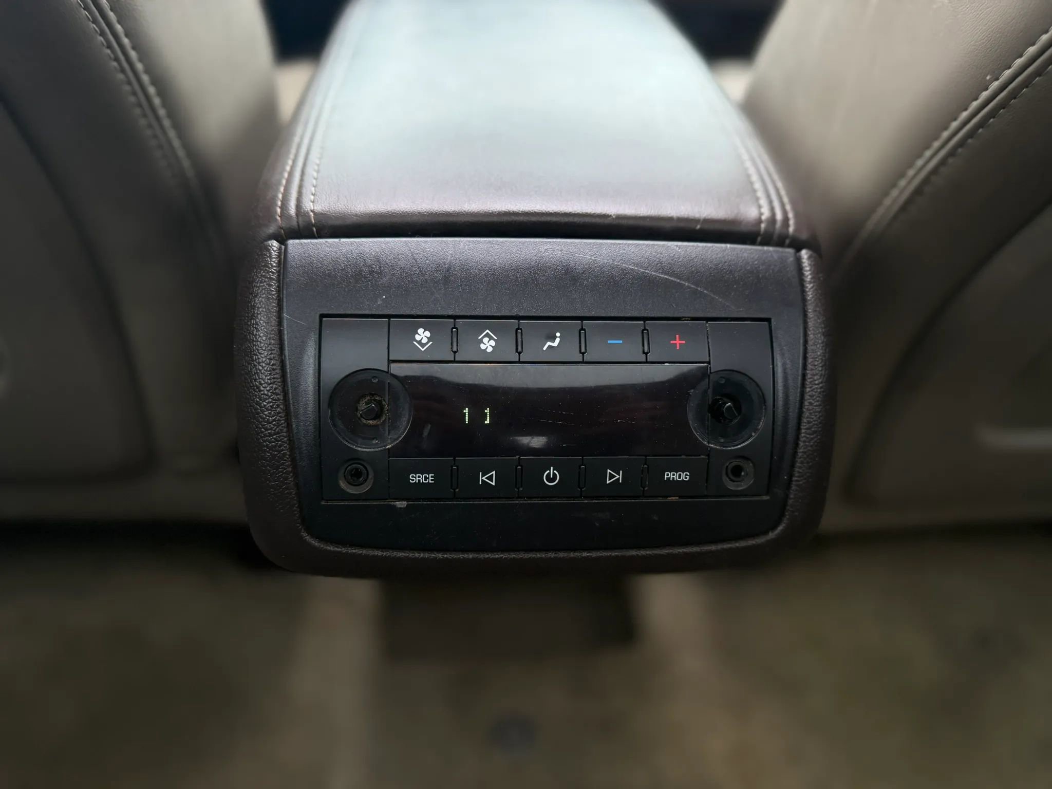 Used 2013 GMC Acadia Denali FWD image 37