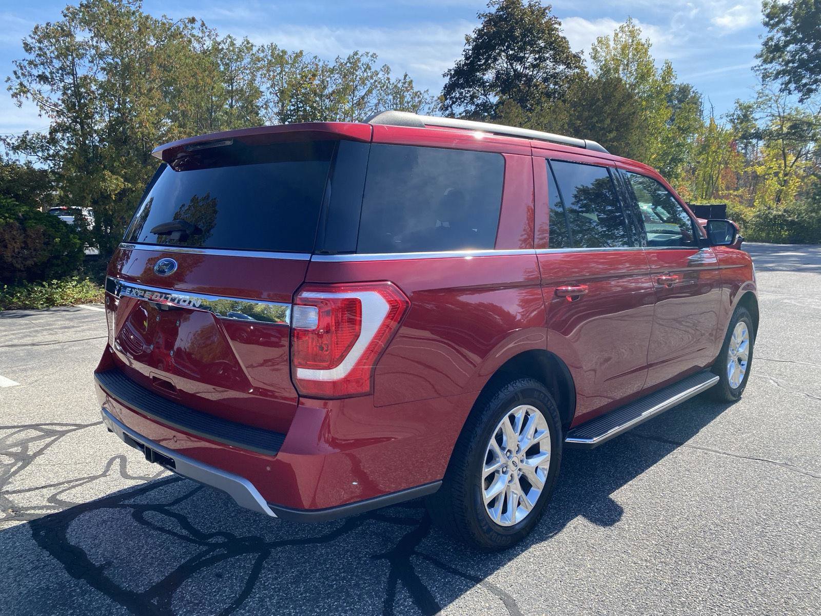 Used 2020 Ford Expedition XLT w/ Equipment Group 202A image 5