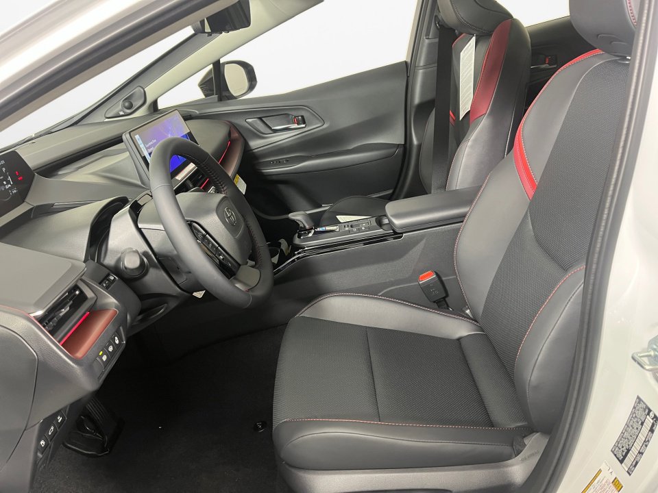 New 2026 Toyota Prius Plug-In Hybrid image 9