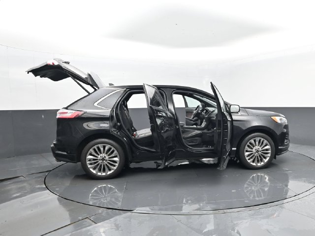 Used 2020 Ford Edge Titanium w/ Equipment Group 301A AWD/4WD image 32