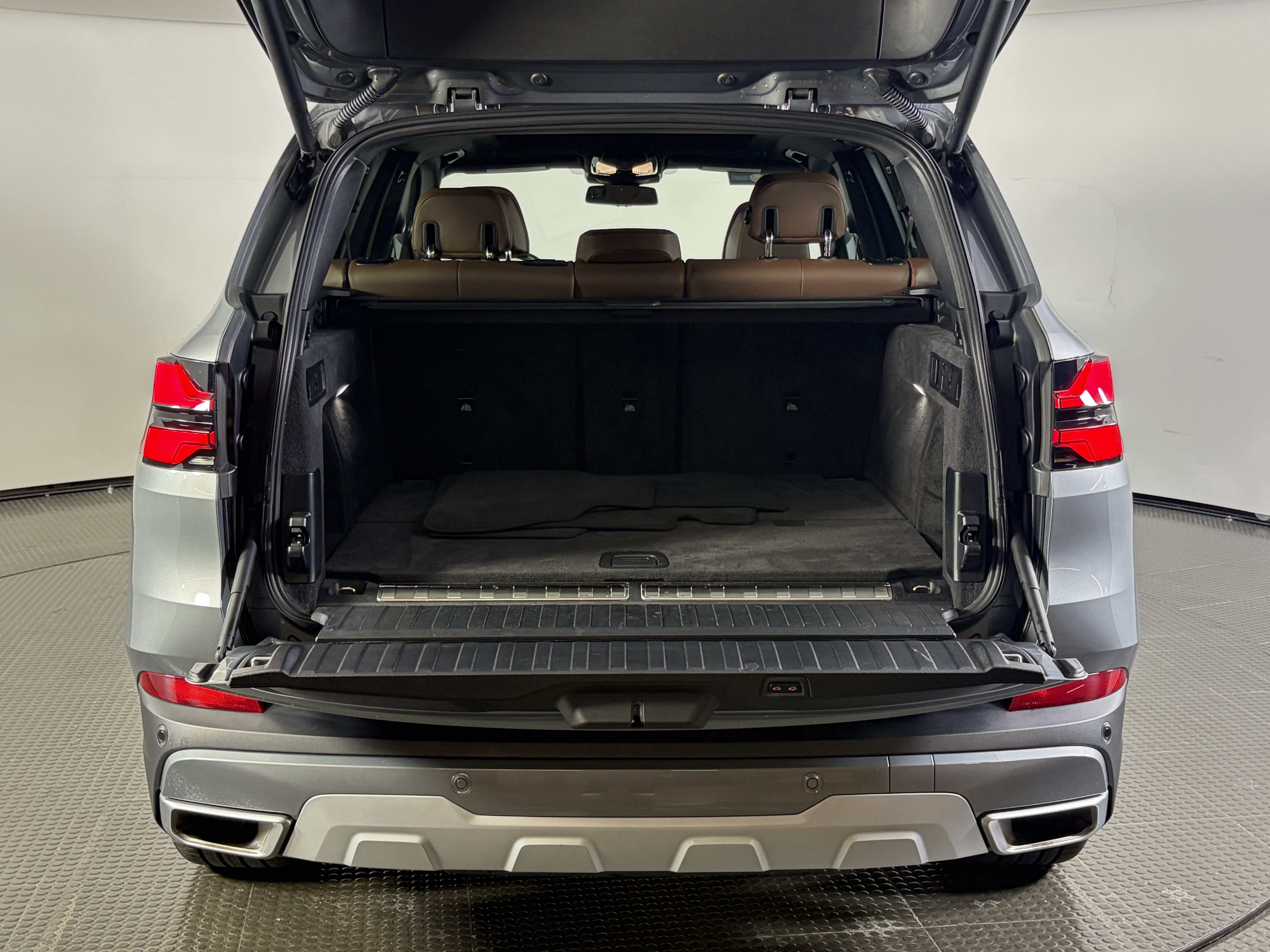 Certified 2026 BMW X5 xDrive50e AWD/4WD image 8