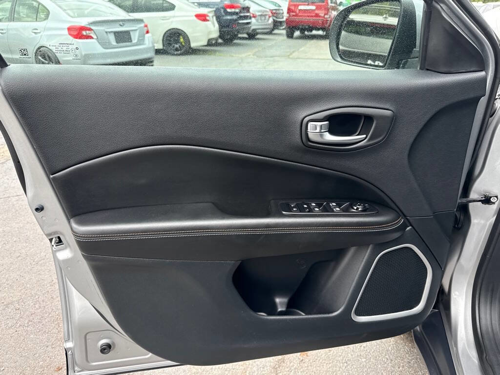 Used 2020 Jeep Compass Latitude w/ Cold Weather Group image 29