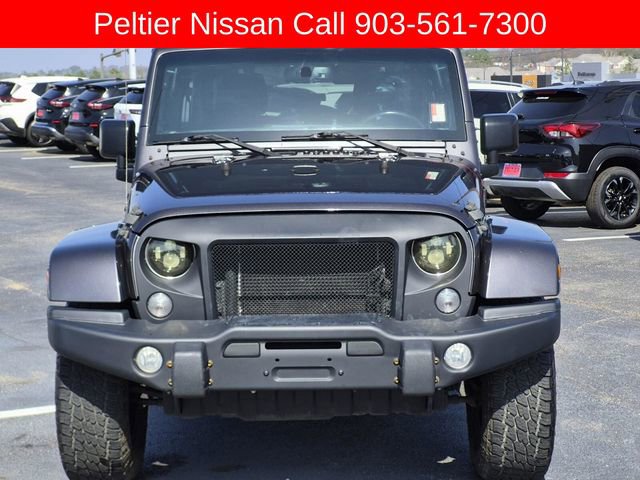 Used 2016 Jeep Wrangler Unlimited Sahara image 2
