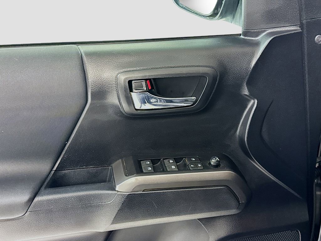 Used 2021 Toyota Tacoma TRD Sport image 16