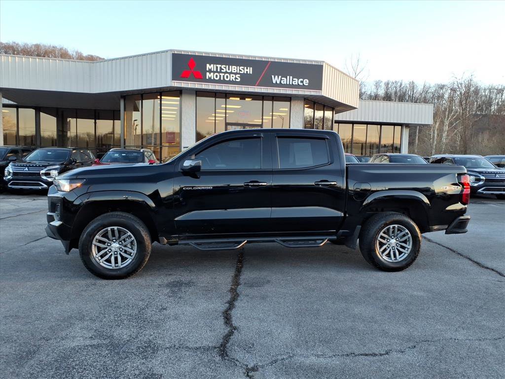 Used 2024 Chevrolet Colorado LT w/ LT Convenience Package II image 2