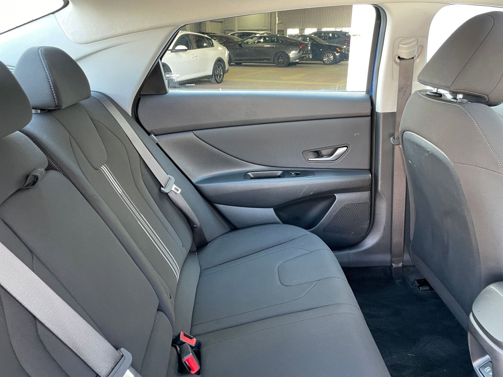Used 2025 Hyundai Elantra SEL image 39