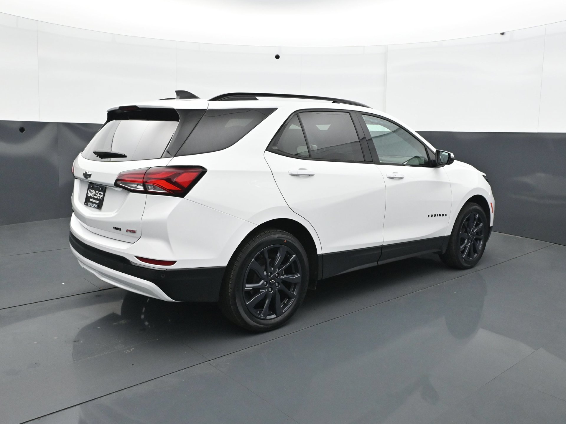 Used 2024 Chevrolet Equinox RS w/ RS Leather Package AWD/4WD image 7