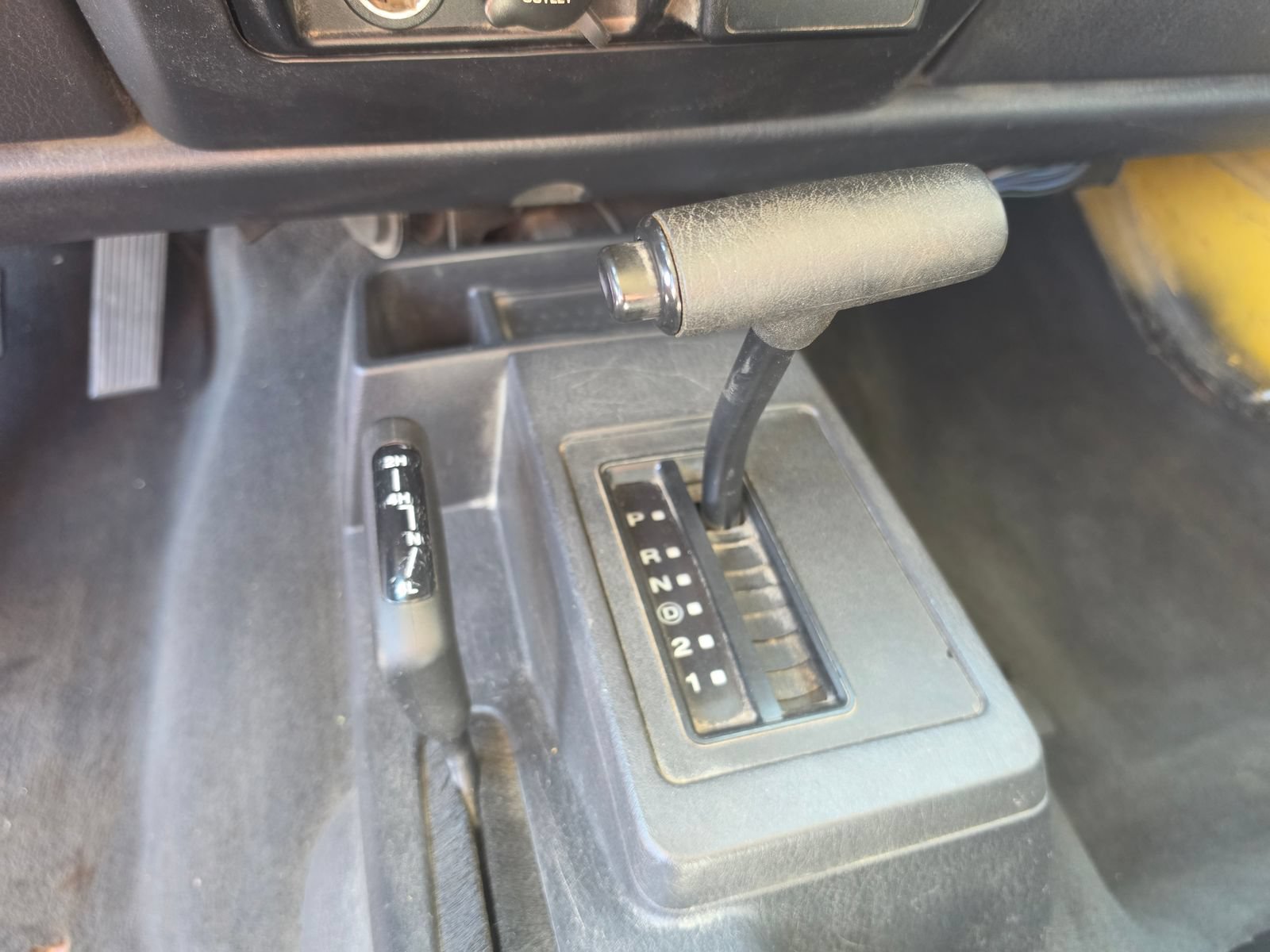 Used 2006 Jeep Wrangler X w/ Tire & Wheel Group (Ecco) AWD/4WD image 12